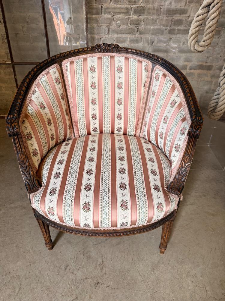 PAIR OF ARMCHAIRS, LATE 19TH CENTURY