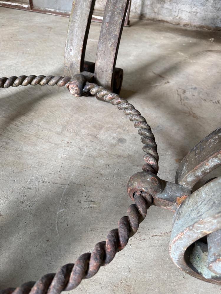 ROUND METAL SIDE TABLE, MID-20TH CENTURY