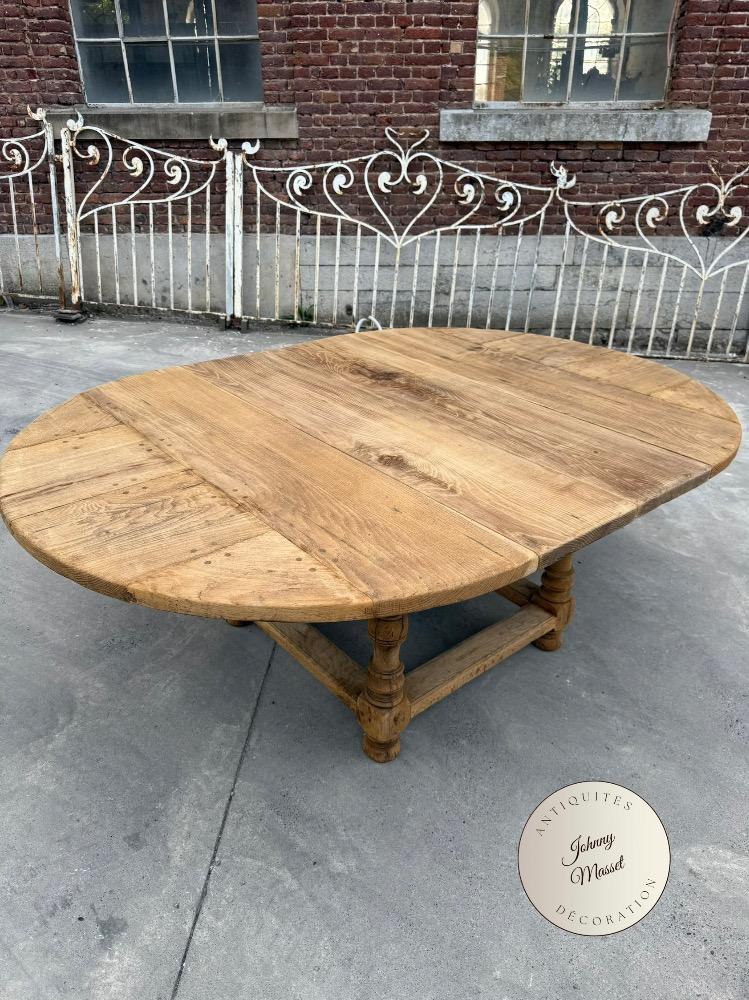 ROUND OAK TABLE, EARLY 20TH CENTURY