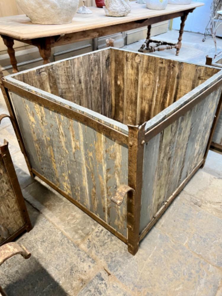Beautiful set of 4 orangery bins in riveted metal and wood superb patina very good condition