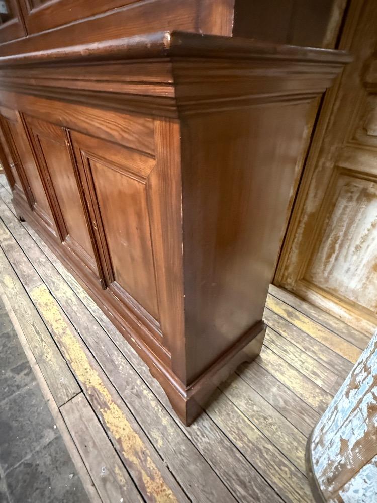  BOOKCASE, 19TH CENTURY 