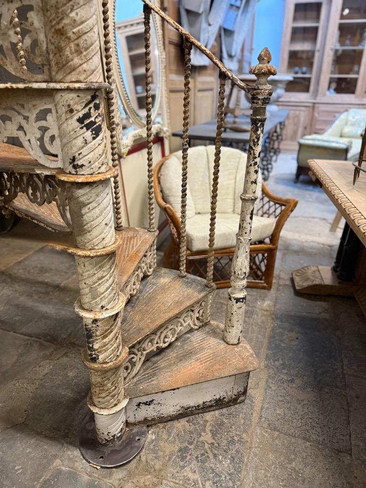 CAST IRON SPIRAL STAIRCASE, LATE 19TH CENTURY