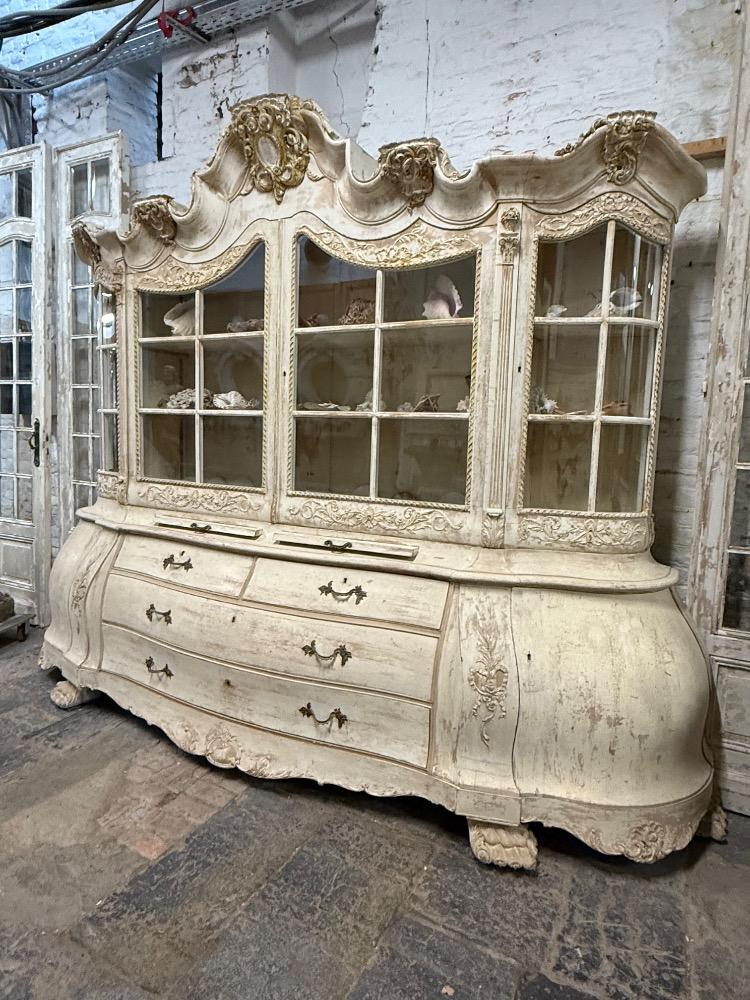 ITALIAN CABINET, EARLY 20TH CENTURY