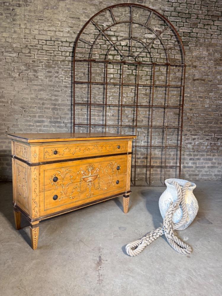 ITALIAN CHEST OF DRAWERS, MID-20TH CENTURY