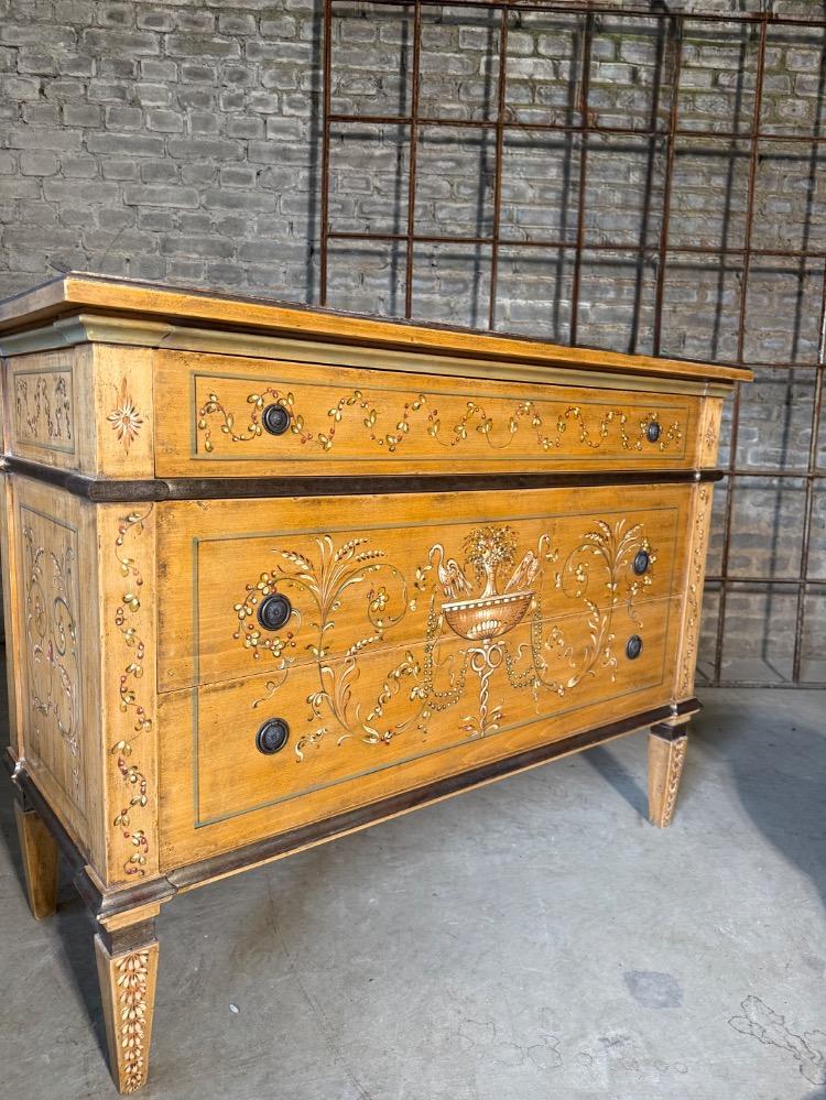 ITALIAN CHEST OF DRAWERS, MID-20TH CENTURY