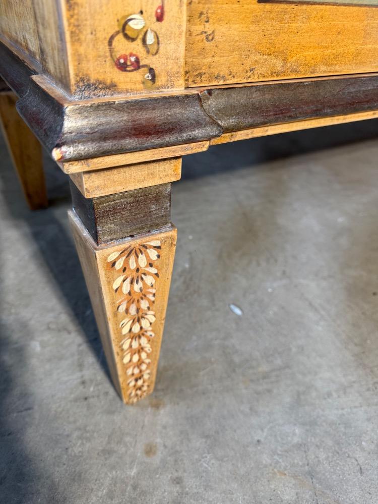 ITALIAN CHEST OF DRAWERS, MID-20TH CENTURY