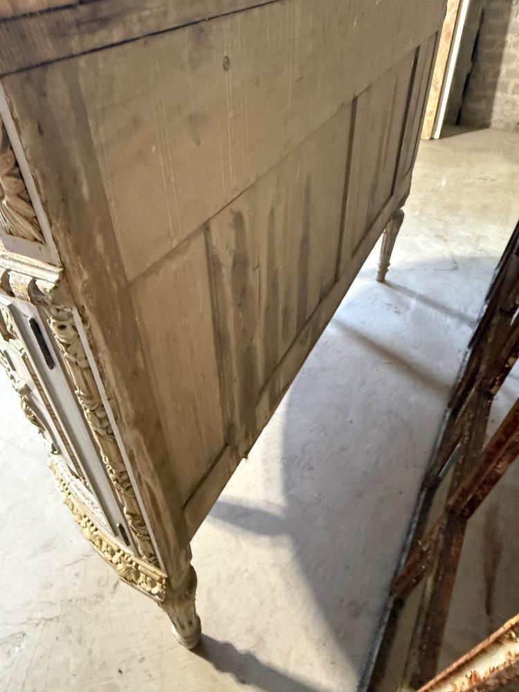  LOUIS XVI STYLE CHEST, EARLY 20TH CENTURY