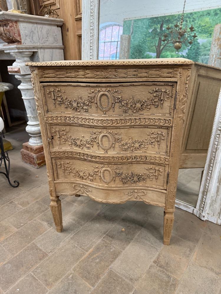 Louis XVI style furniture, early 20th century 