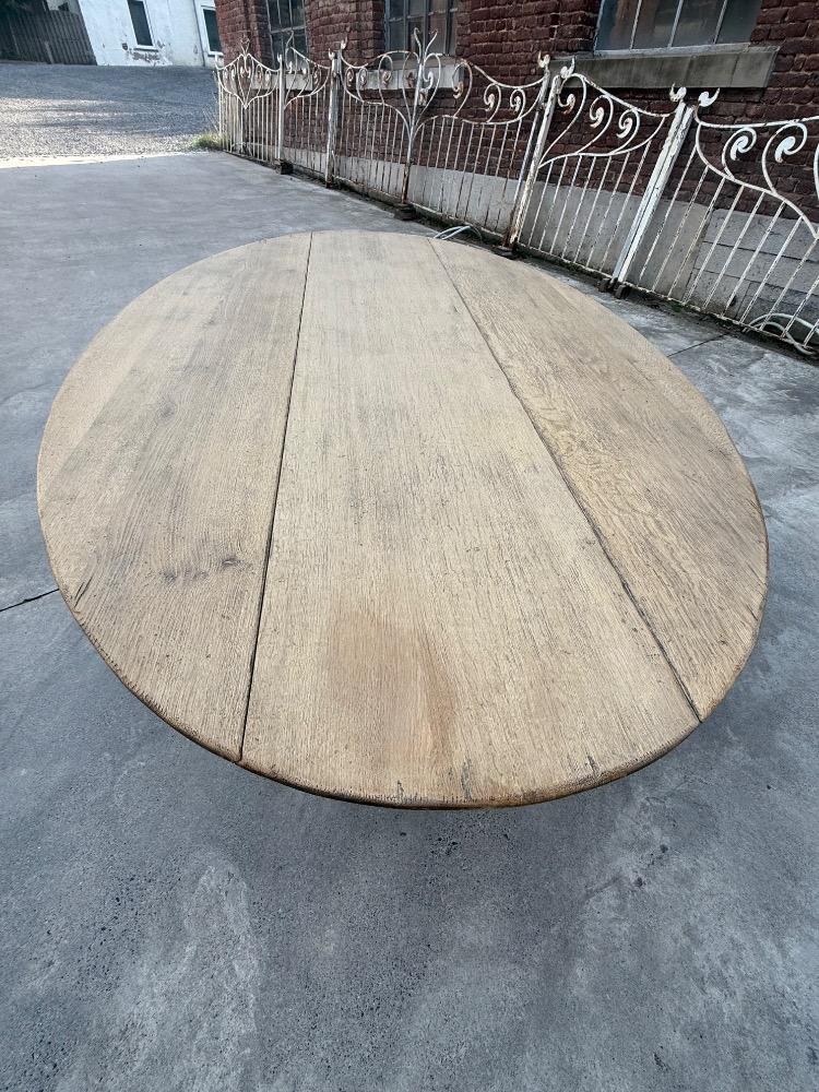 OAK TABLE, EARLY 20TH CENTURY