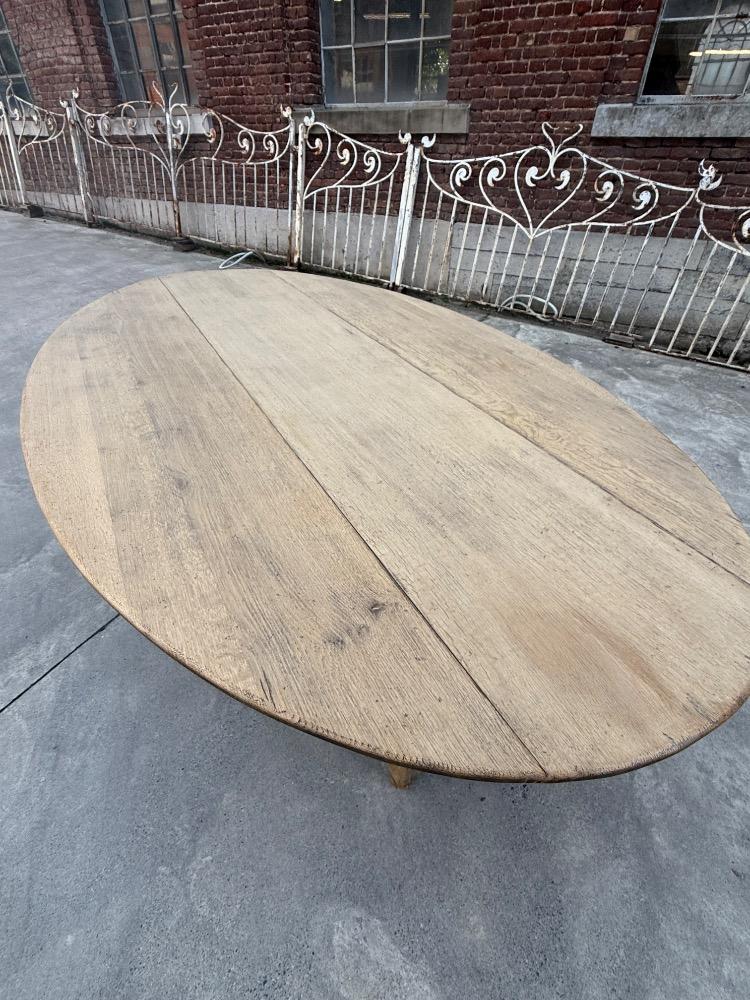 OAK TABLE, EARLY 20TH CENTURY