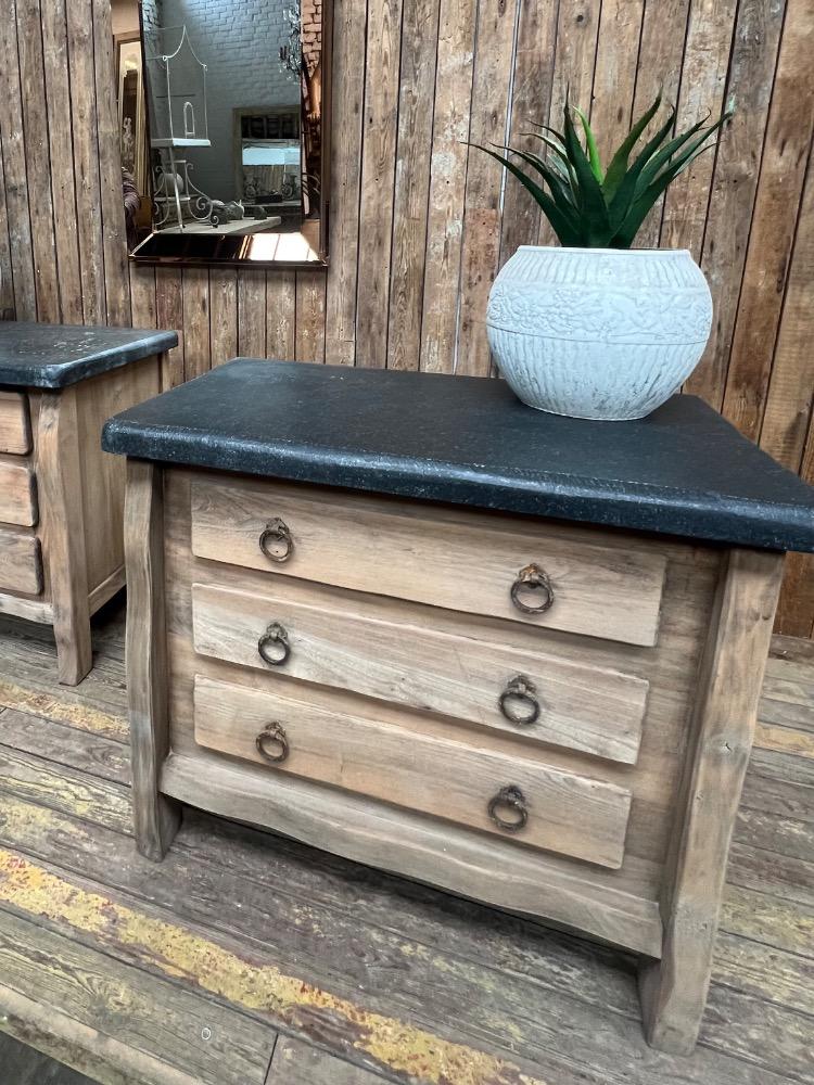 Pair of chests of drawers, mid-20th century 
