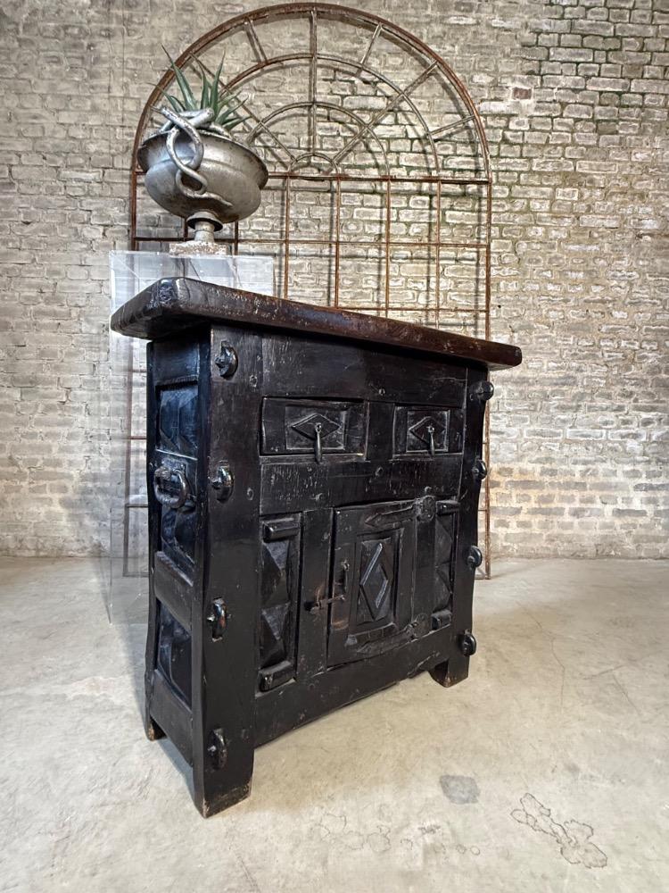 PRIMITIVE BUFFET, 18TH CENTURY