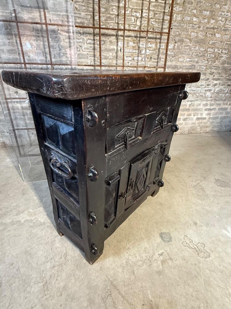 PRIMITIVE BUFFET, 18TH CENTURY