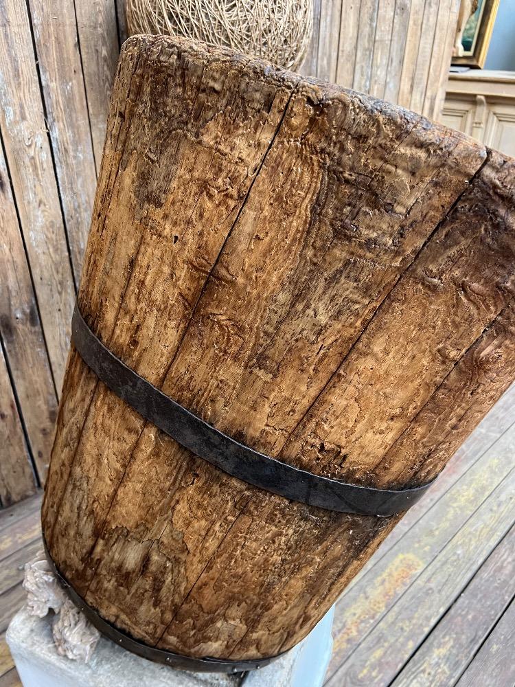Primitive wooden container, 18th century 