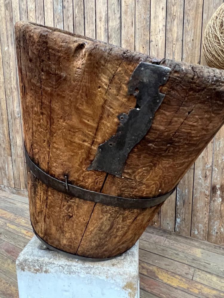 Primitive wooden container, 18th century 
