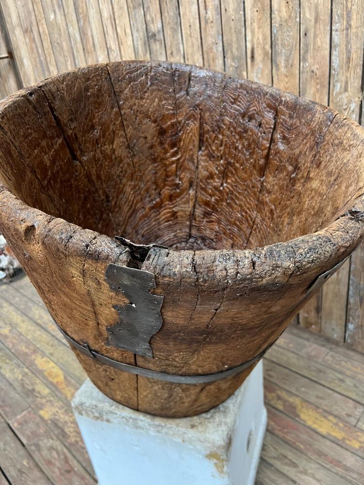 Primitive wooden container, 18th century 
