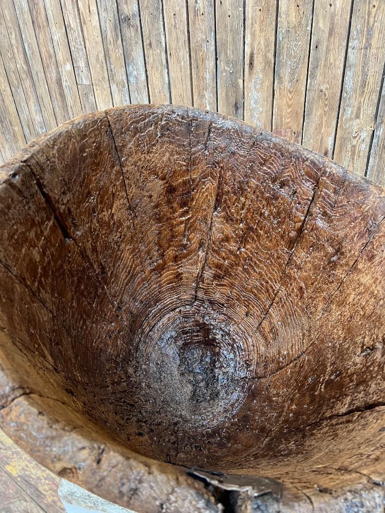 Primitive wooden container, 18th century 