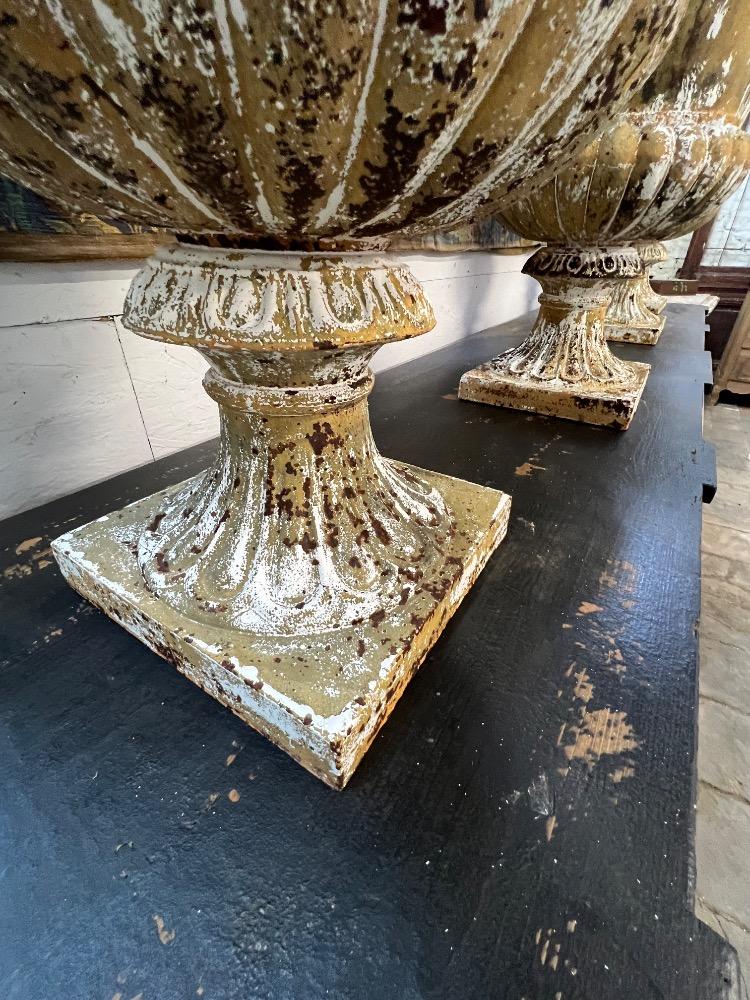 Series of 4 Medicis vases, mid-20th century 