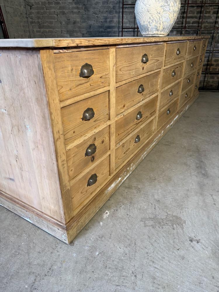 SHOP CABINET, EARLY 20TH CENTURY 