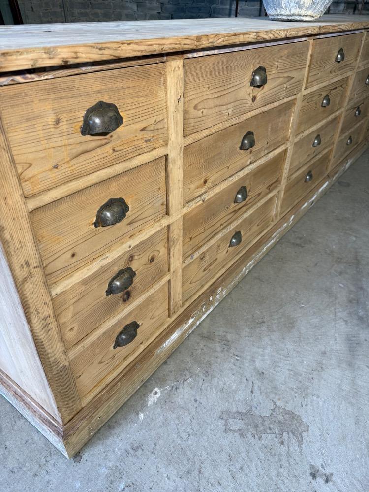 SHOP CABINET, EARLY 20TH CENTURY 