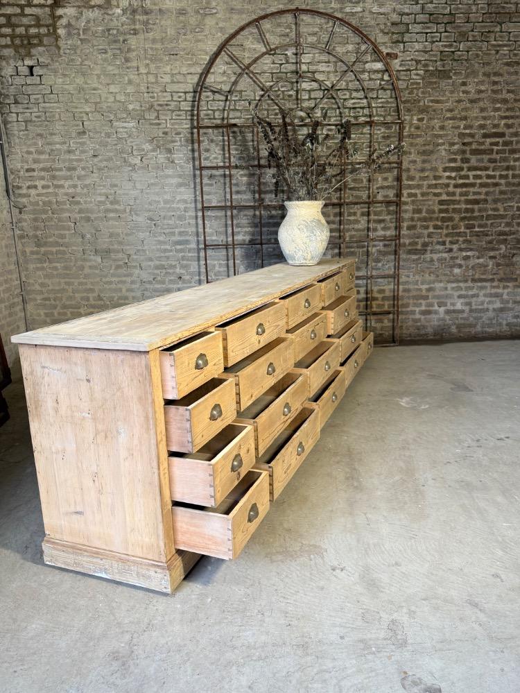 SHOP CABINET, EARLY 20TH CENTURY 