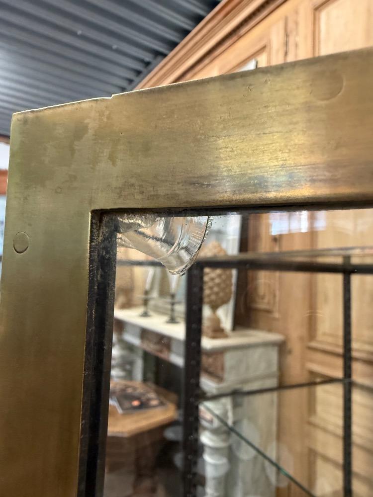 SHOP DISPLAY CASE, EARLY 20TH CENTURY
