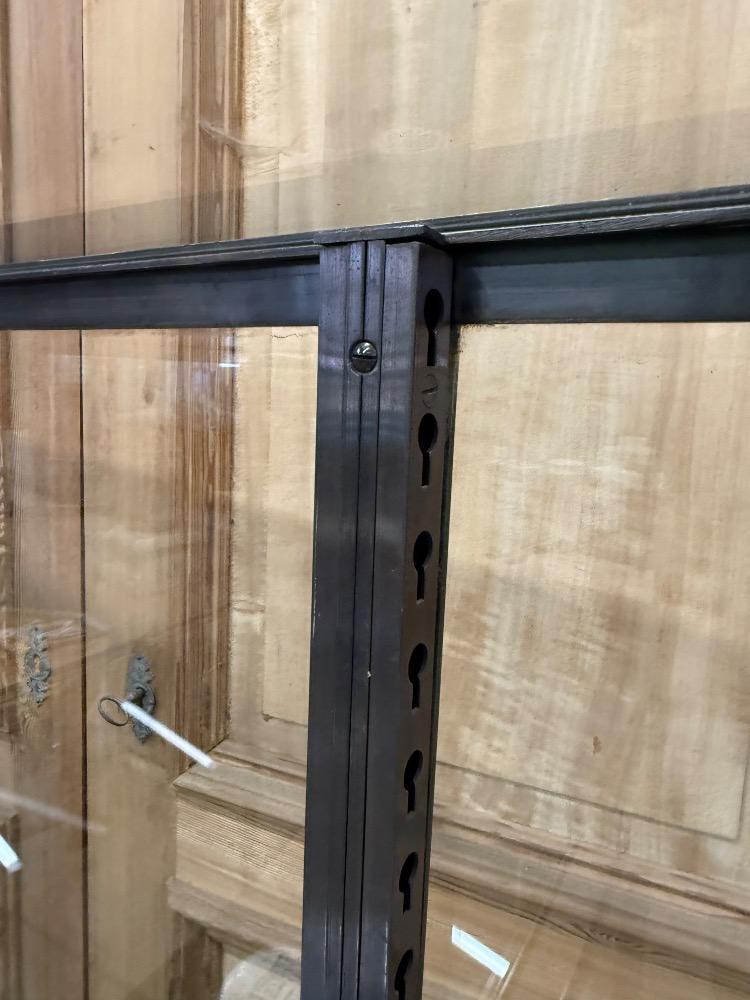 SHOP DISPLAY CASE, EARLY 20TH CENTURY