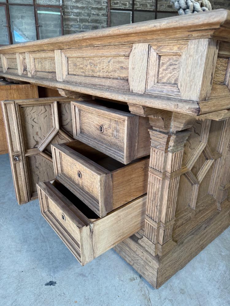 SHOP ISLAND UNIT, LATE 19th CENTURY 