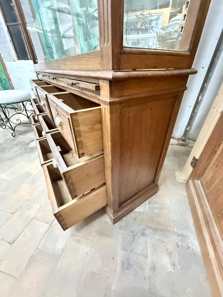 STORE SHOWCASE, EARLY 20TH CENTURY