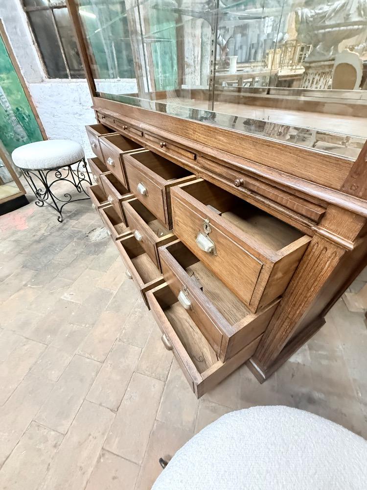 STORE SHOWCASE, EARLY 20TH CENTURY