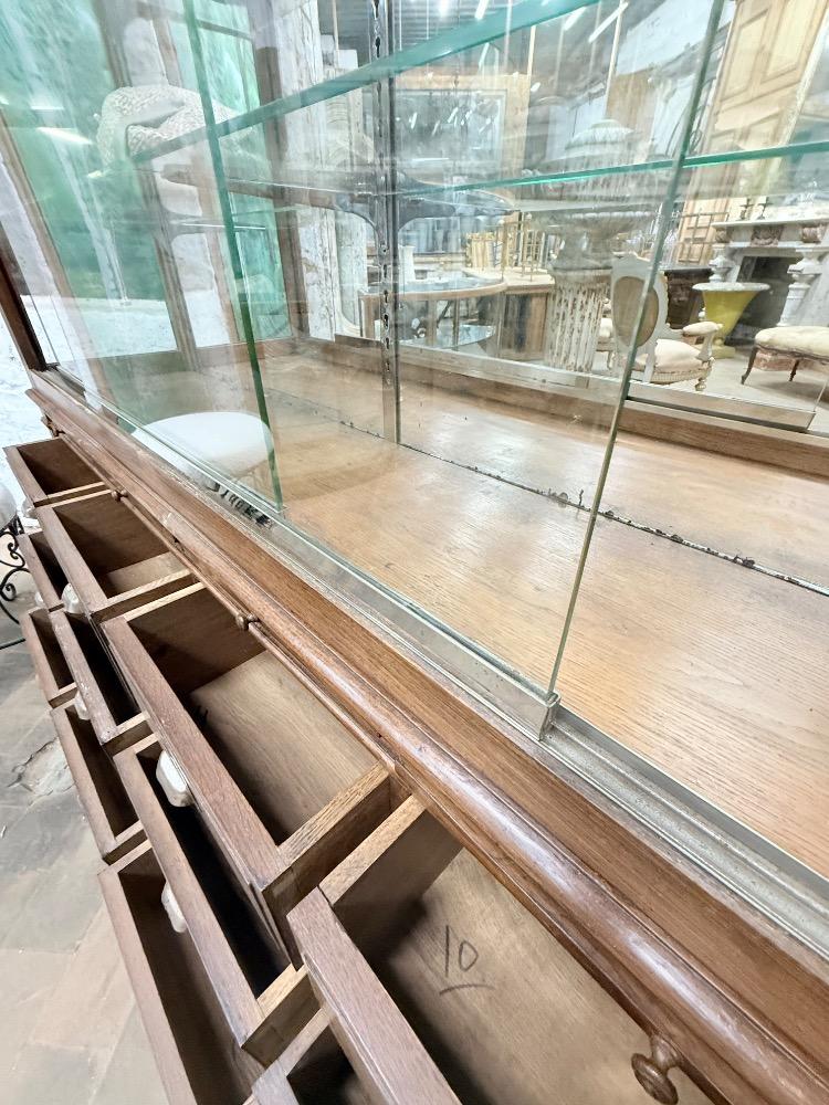 STORE SHOWCASE, EARLY 20TH CENTURY