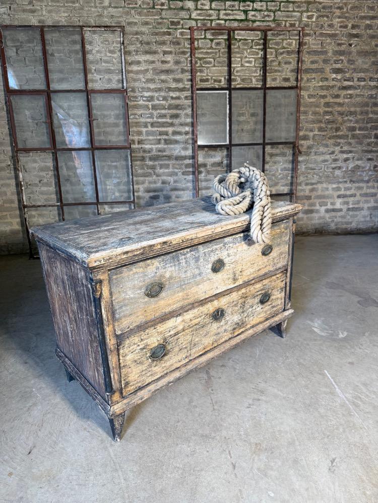 SWEDISH CHEST OF DRAWERS, 19TH CENTURY