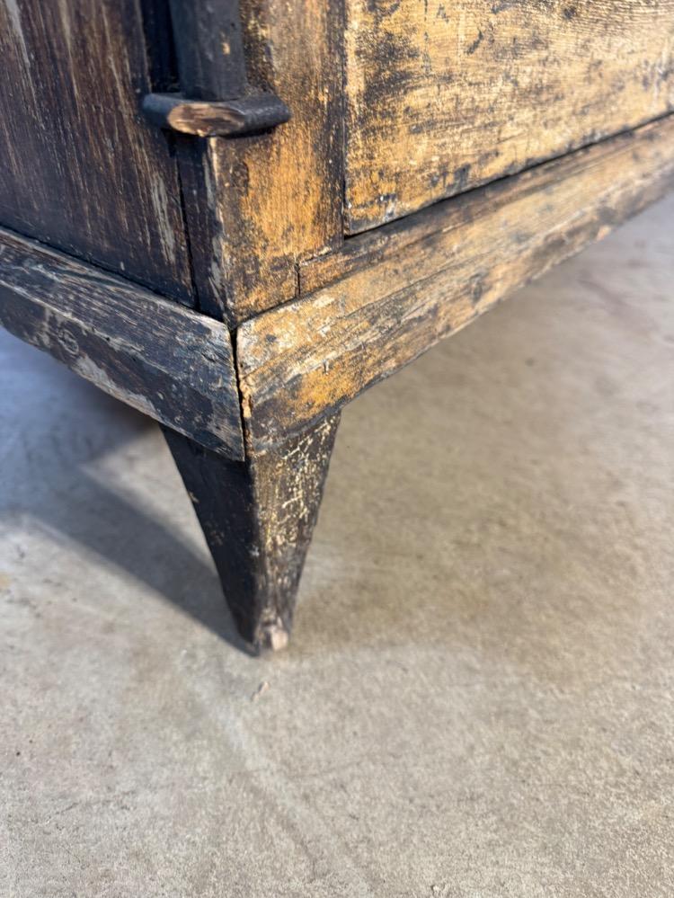 SWEDISH CHEST OF DRAWERS, 19TH CENTURY