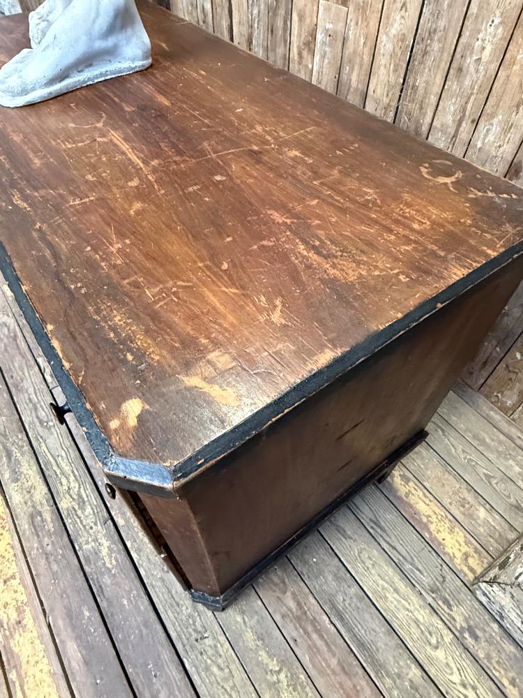 SWEDISH CHEST OF DRAWERS, EARLY 19TH CENTURY