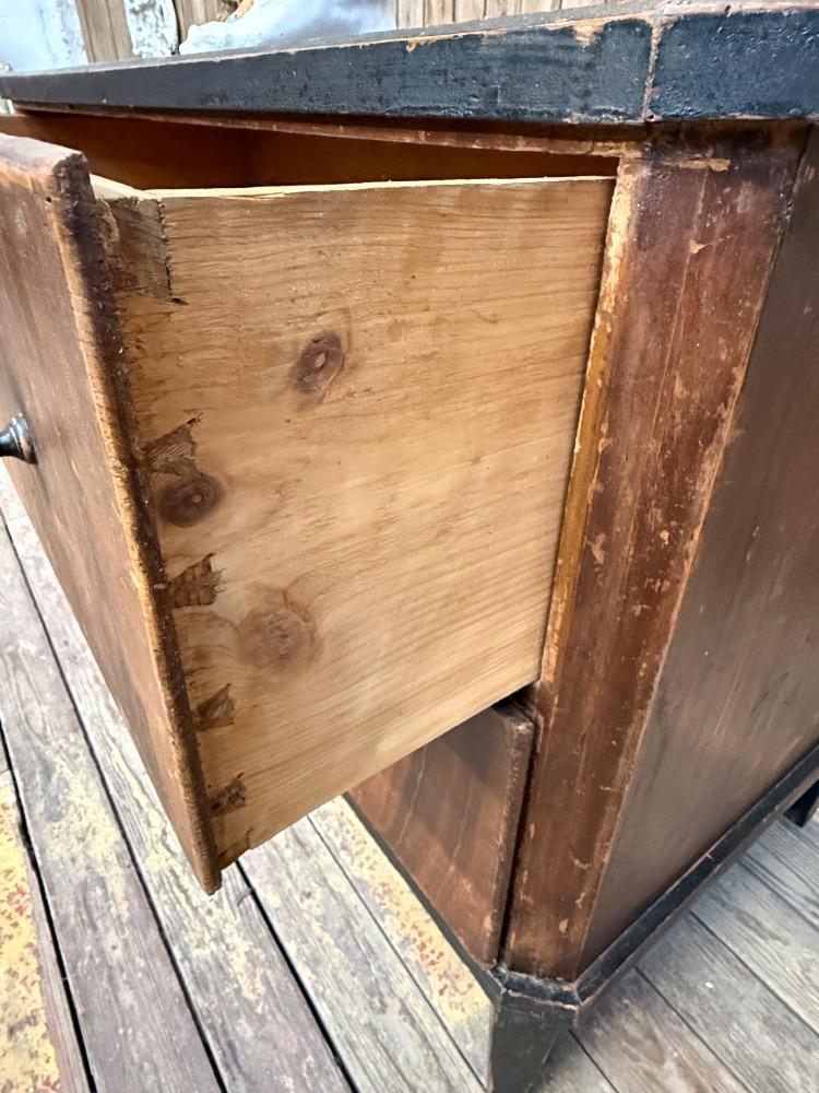 SWEDISH CHEST OF DRAWERS, EARLY 19TH CENTURY