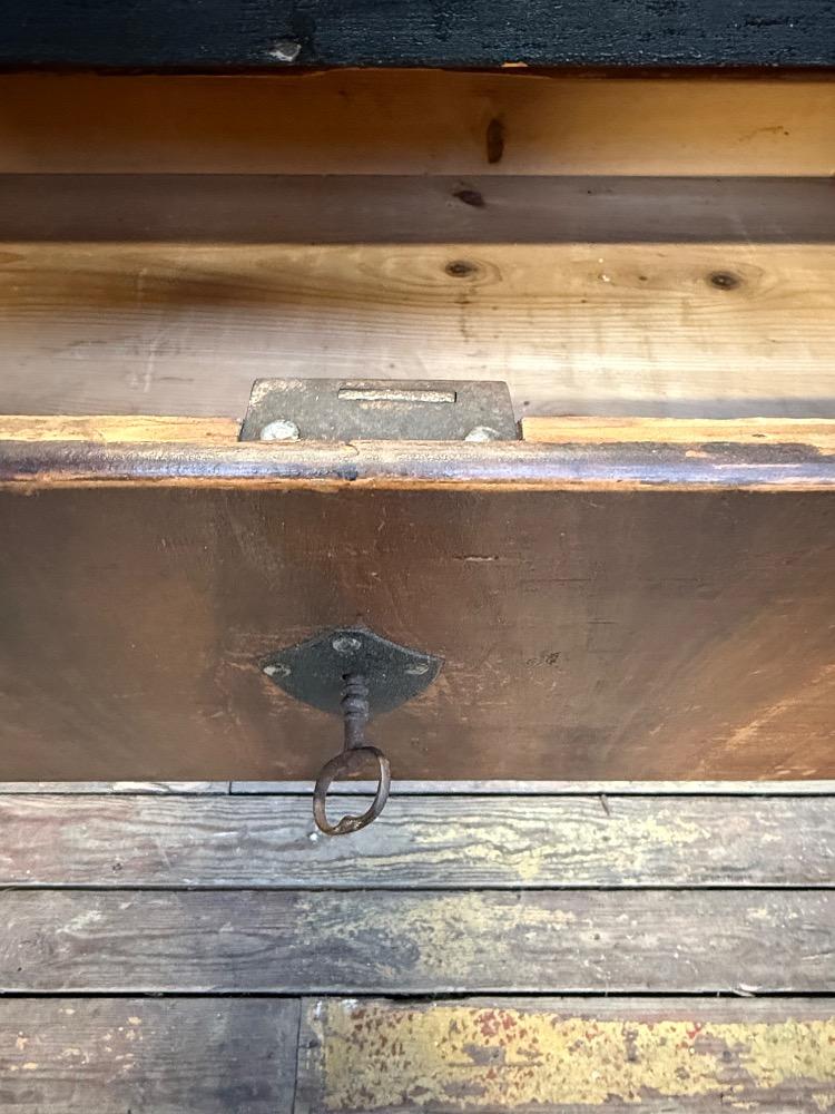 SWEDISH CHEST OF DRAWERS, EARLY 19TH CENTURY